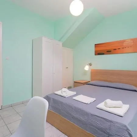 Apartment Sirenas Maisonnettes By The Groundfloor And Semi Basement Chrysi Ammoudia